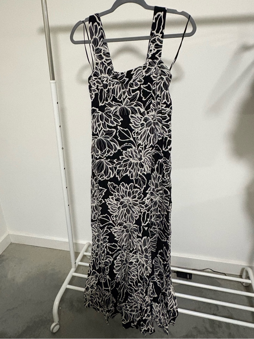 Vince Camuto Printed Square Neck
Maxi Sundress